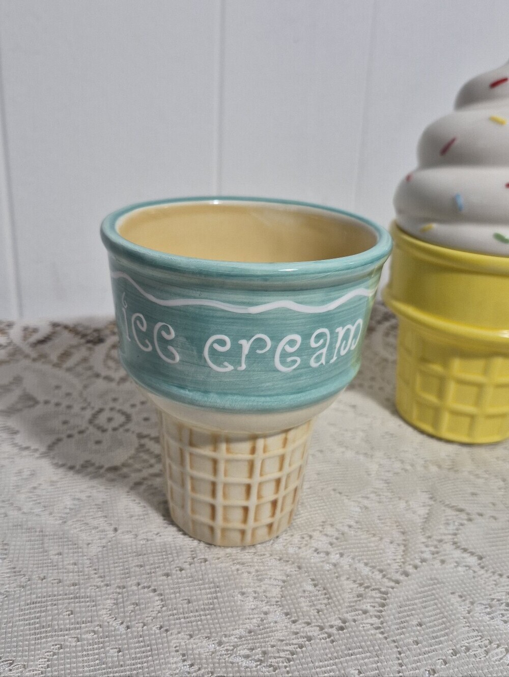 3 Ceramic Ice Cream Cones - Picture 7 of 16